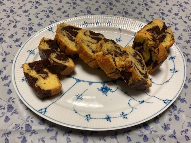 【父の日対応】マーブルケーキ（1本分を8枚スライス（両端含む））