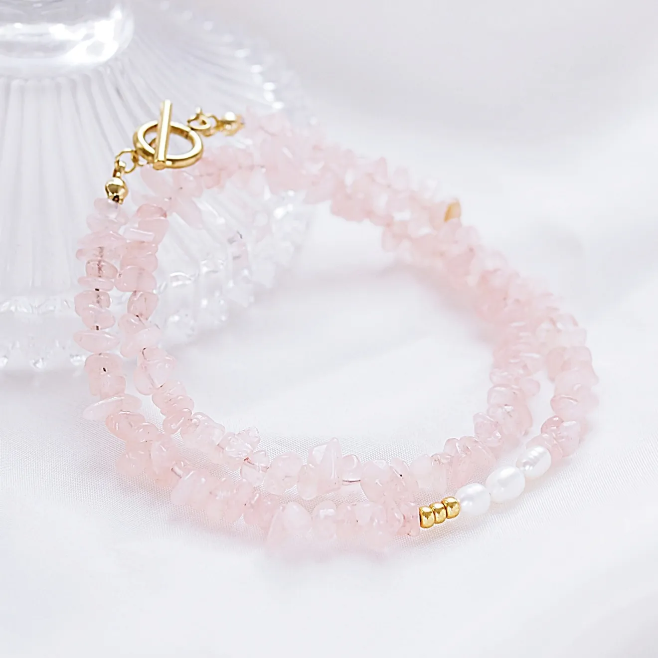 【金属アレルギー対応!】桜のようなやさしい春色＊ローズクォーツと淡水パールのマンテルネックレス