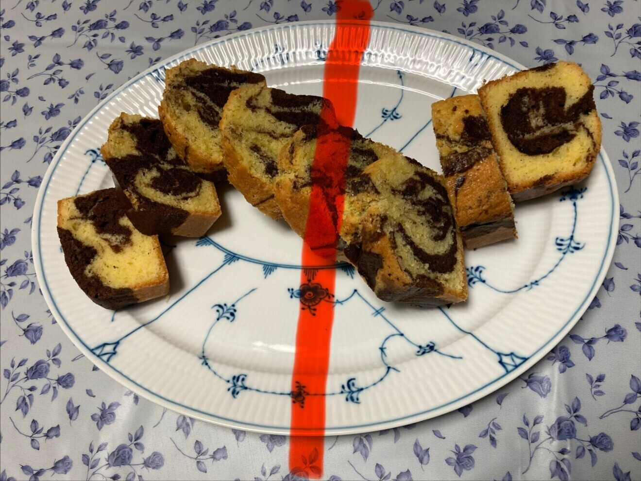 【父の日ギフト】マーブルケーキ1/2本＆さっぱりパイナップルケーキ1/2本（それぞれ片端含む）