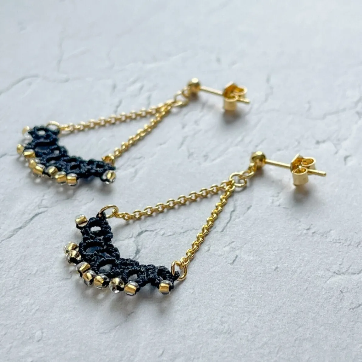【ハンドメイド】月夜のゆらめき〜タティングレースの耳飾り〜
