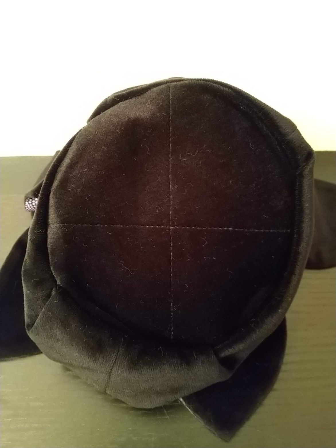 風呂敷リメイクの丸底巾着袋｜黒ビロード×紫和柄 ハンドメイド