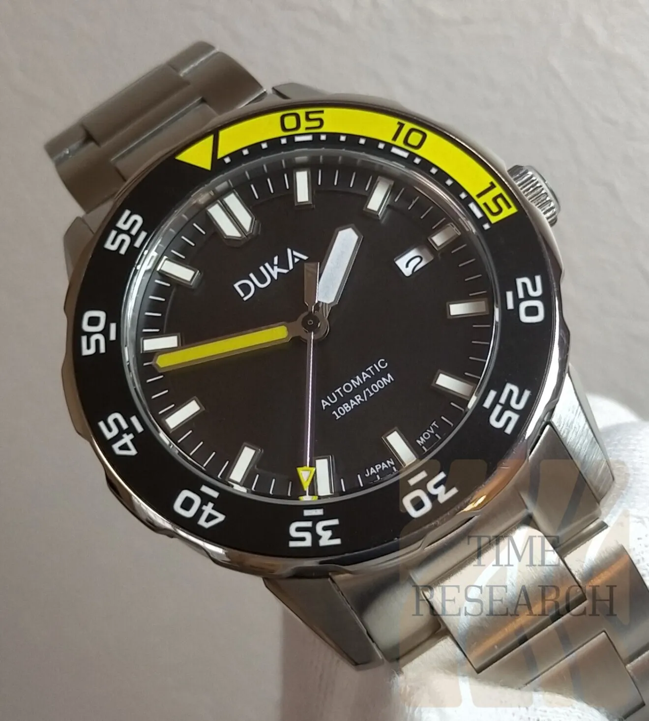 【国産NH35と高品質素材を纏った高性能スポーツウォッチ/新品】防水10気圧