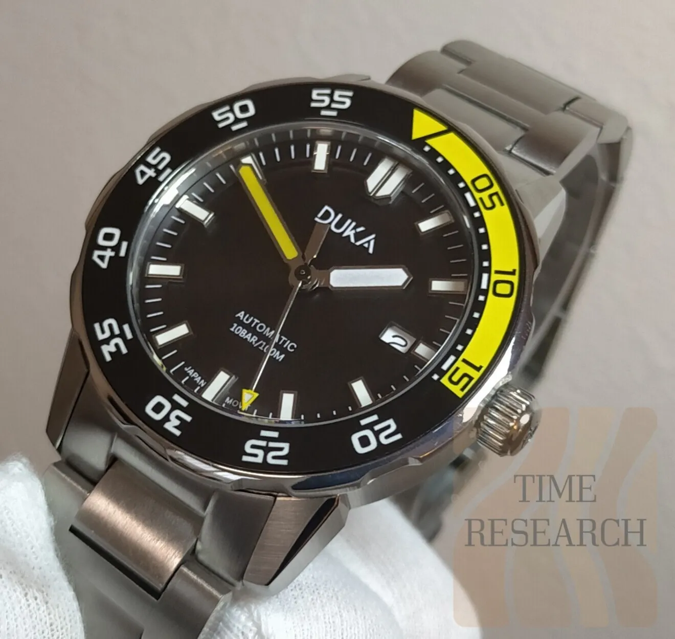 【国産NH35と高品質素材を纏った高性能スポーツウォッチ/新品】防水10気圧