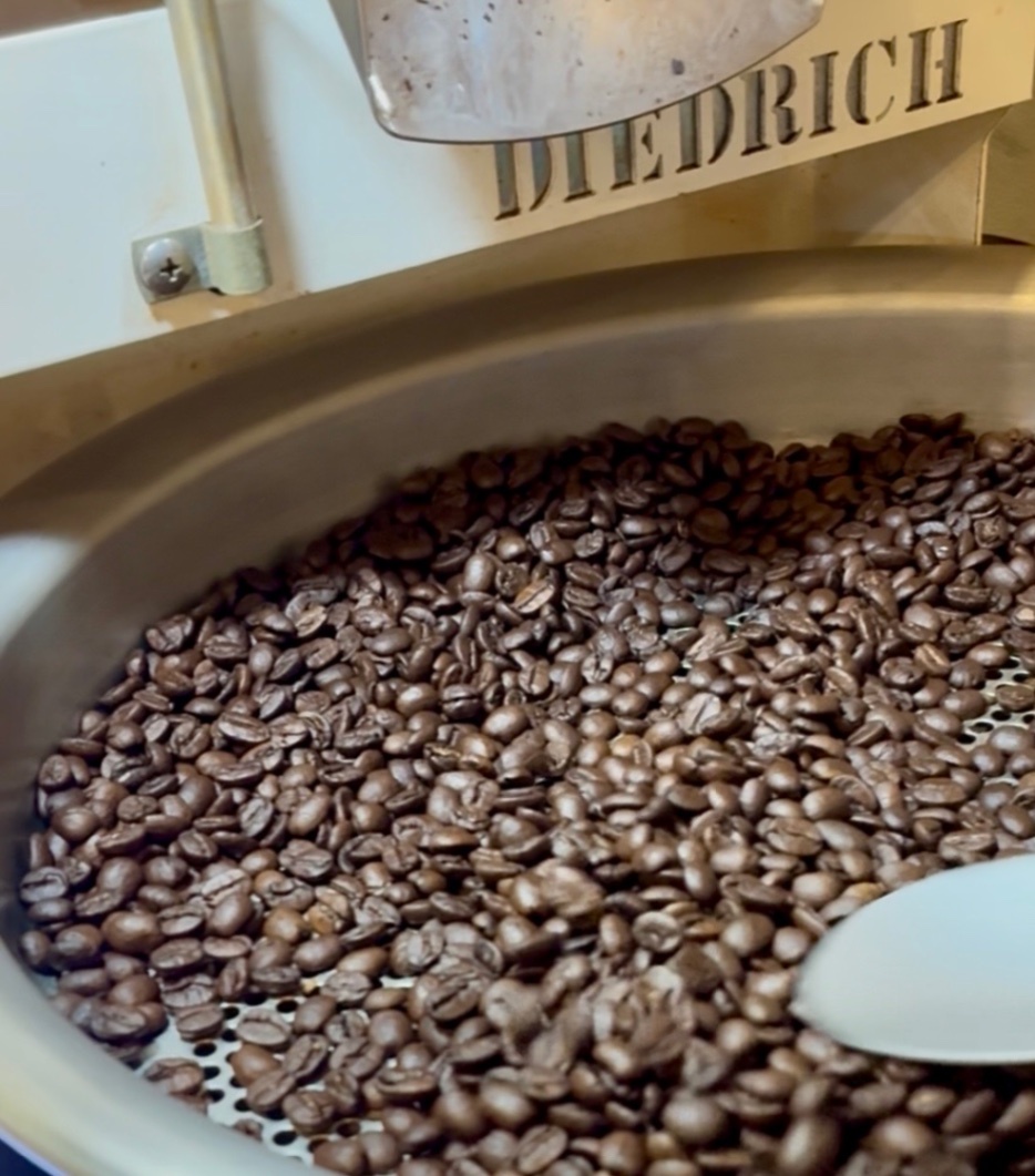 まるでショコラ❗️深煎りコーヒー豆☕︎
ビターチョコレートを感じて頂けるコーヒーとなっております☕︎