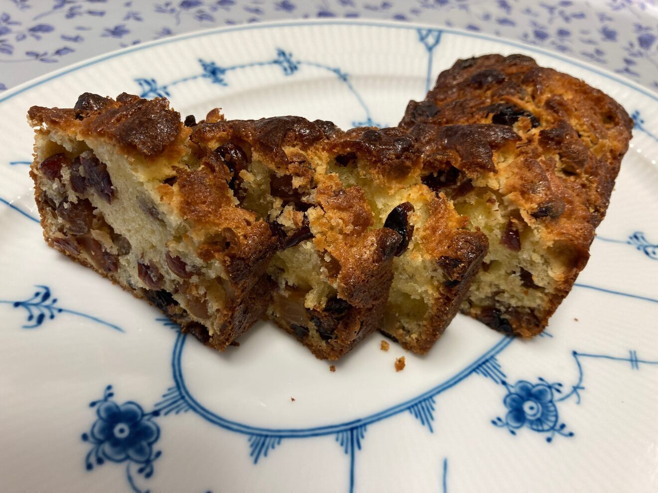 【父の日ギフト】ごろごろフルーツケーキ（1本分を8枚スライス（両端含む））