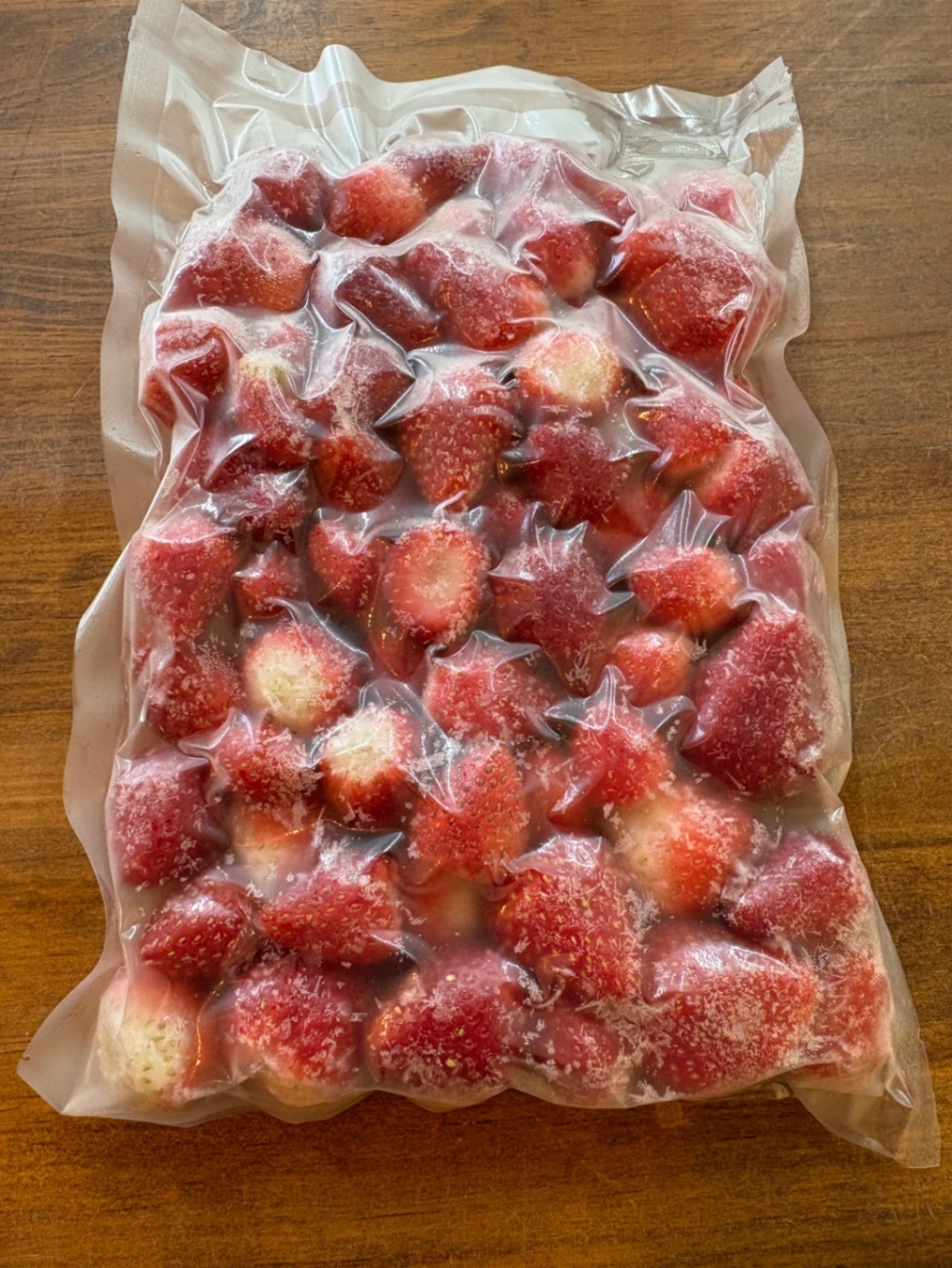 【基本送料込み】たびとの冷凍いちご　1kg フェスのフルーツかき氷と同じ農園のいちご