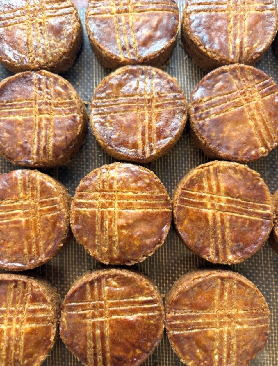 バスの中で作る　人気の焼き菓子詰め合わせ　（10個入り）