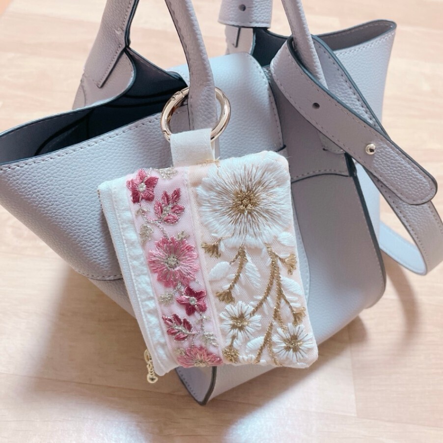 10cmファスナーポーチ　インド刺繍リボン　カラビナ付き（ハンドメイド）