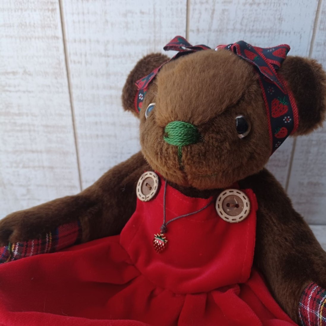 【b4】いちごちゃんテディベア（２８ｃｍ）