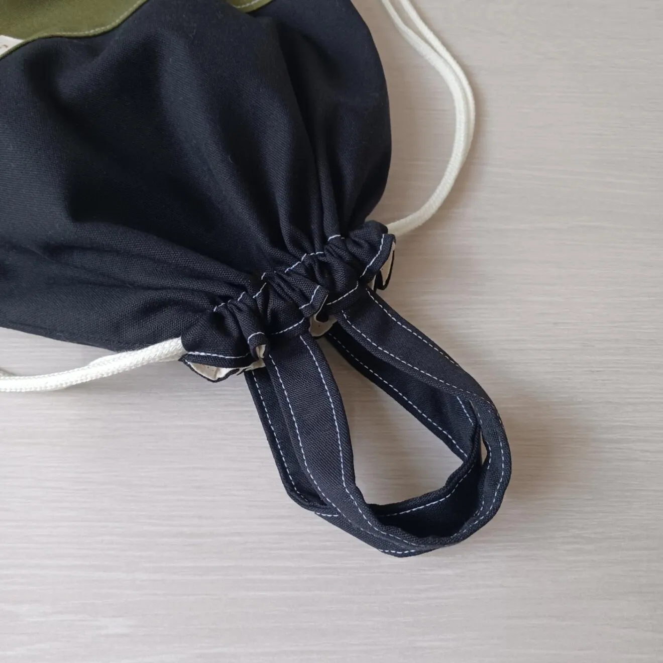 持ち手付き巾着ＬＬサイズ｜ブラック＆カーキ｜国産紀州オックスのお着替え袋　体操服入れ
