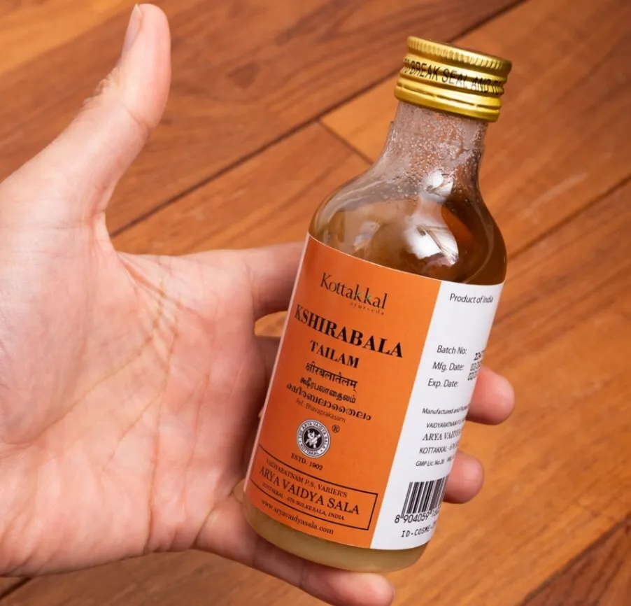 【緊張しやすい日・眠りの前に】クシーラバラタイラム200ml｜コッタカル｜アーユルヴェーダ薬草オイル