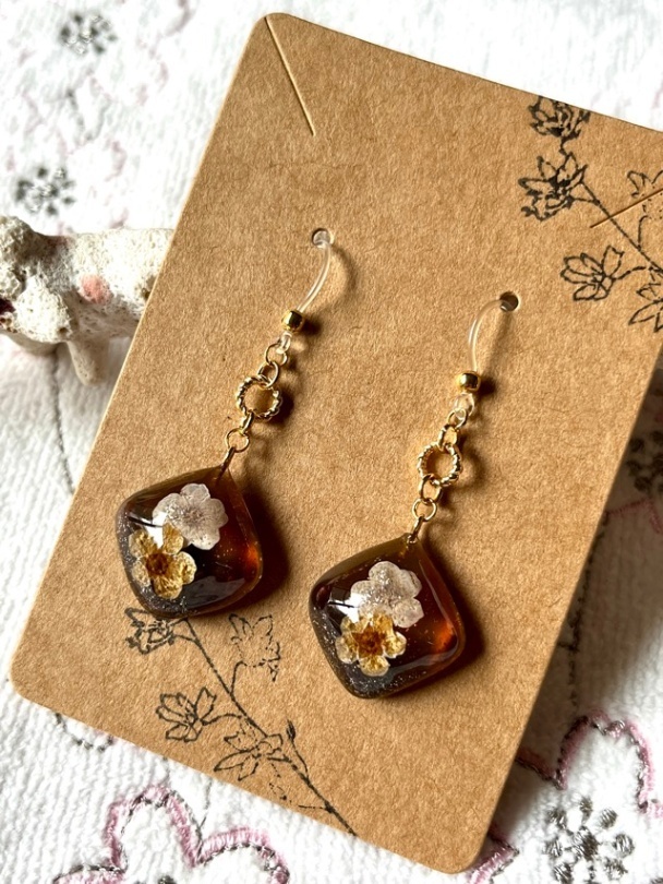 ドライフラワー入り🌸フックピアス【リベポ払い歓迎🎉】