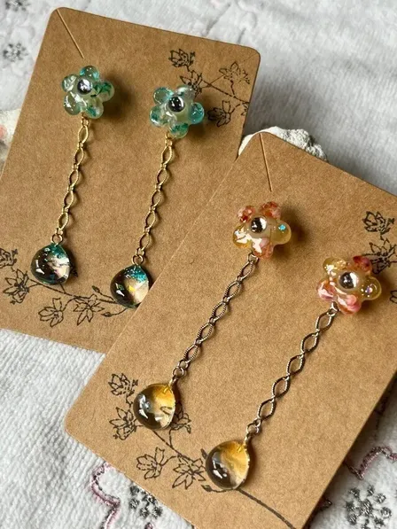 お花🌸と しずくのピンピアス【リベポ払い歓迎🎉】