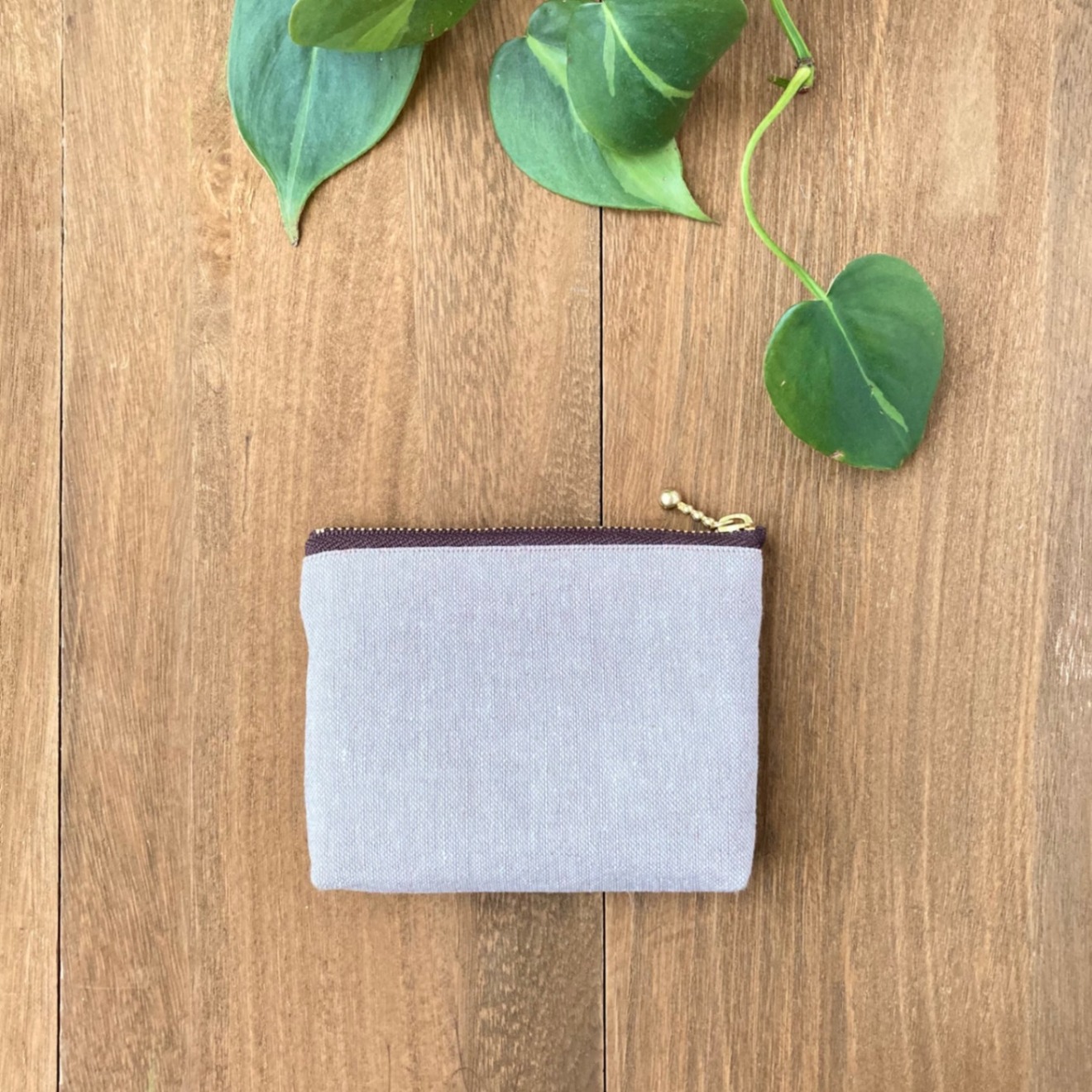手刺繍ポーチ・メモリー(白花)