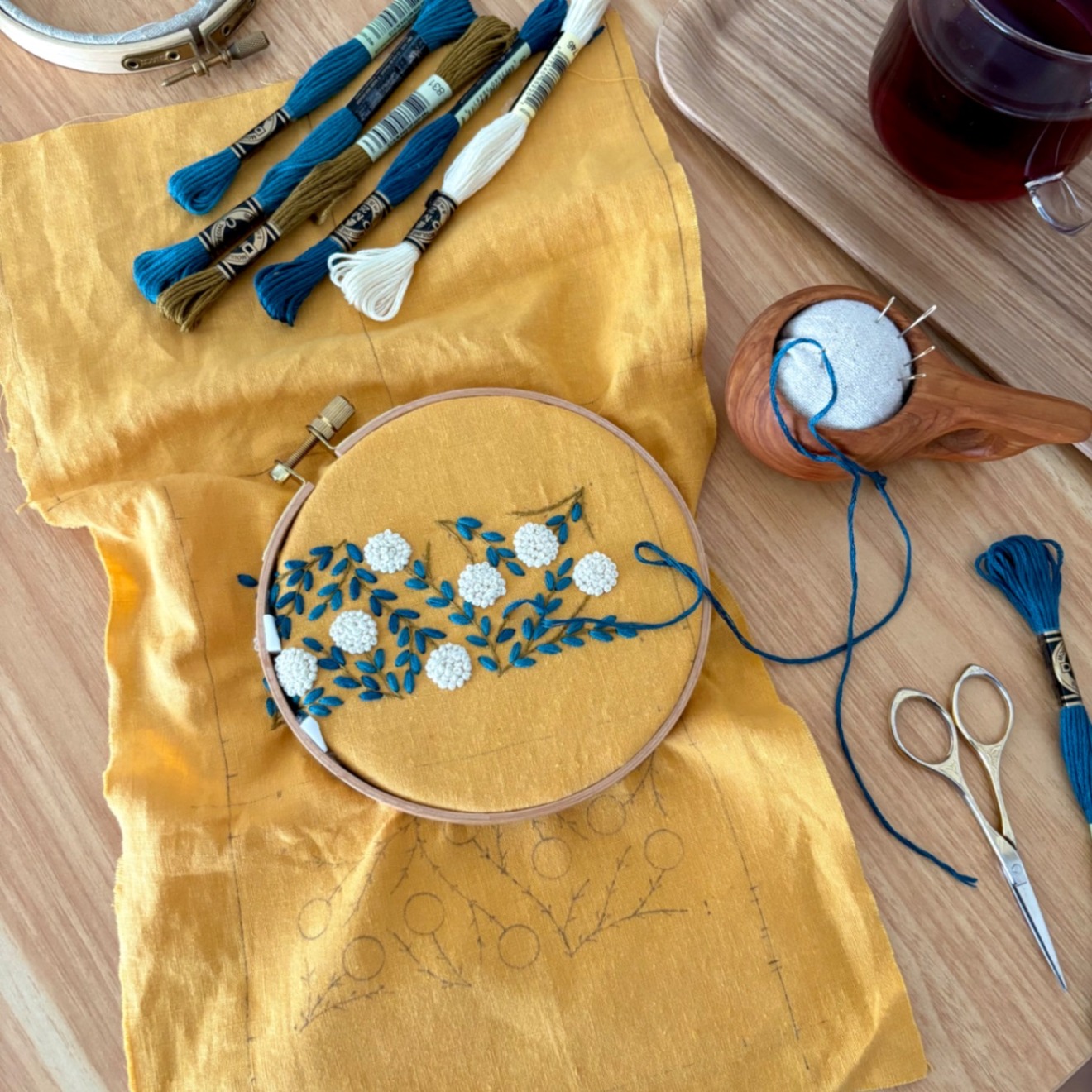 手刺繍ポーチ・よりみち(オレンジ×緑)