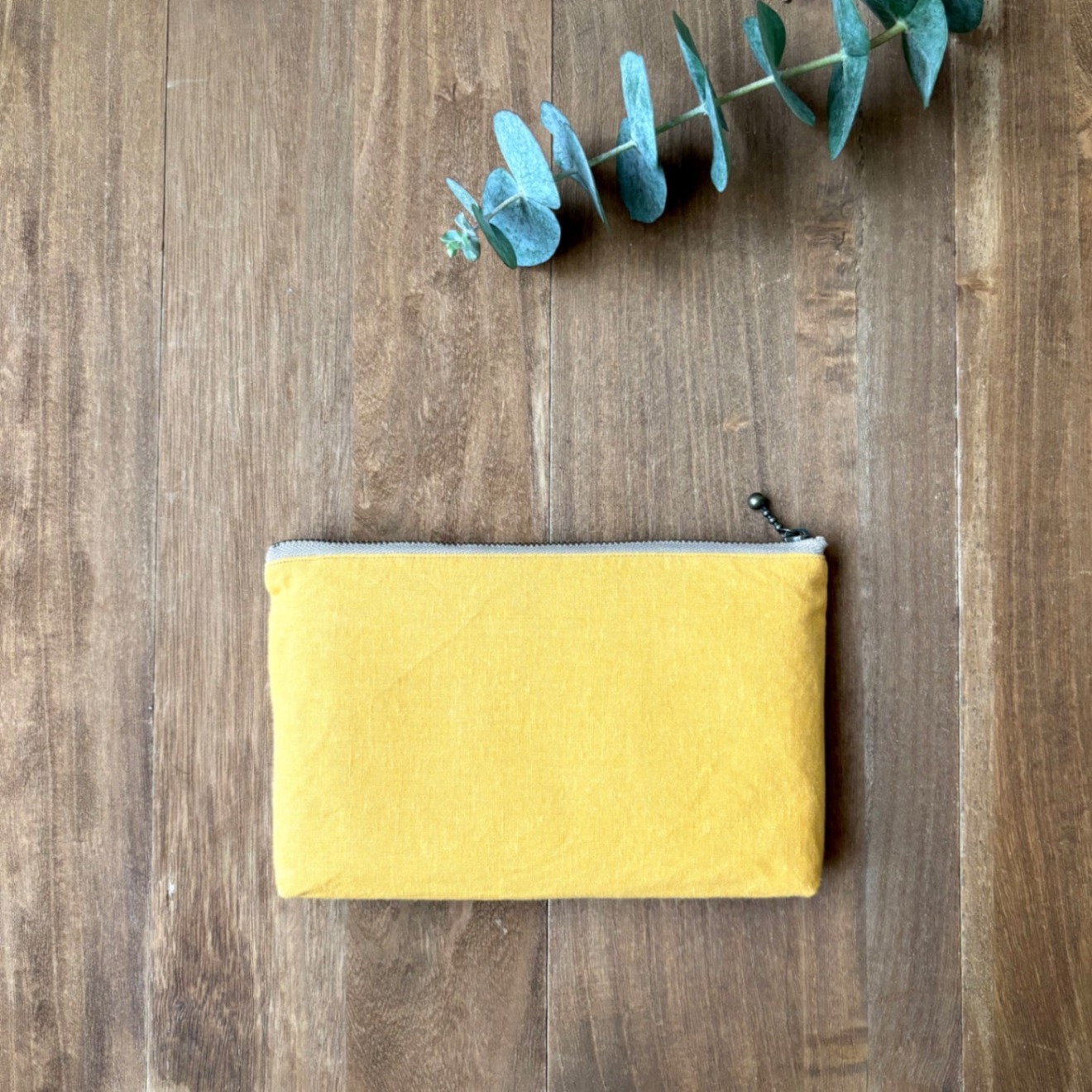 手刺繍ポーチ(大)・未来