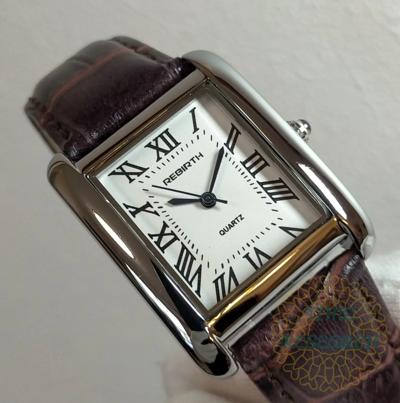 【シーンを選ばない大人の女性の為のスタイリッシュレクタンギュラー /新品】茶革