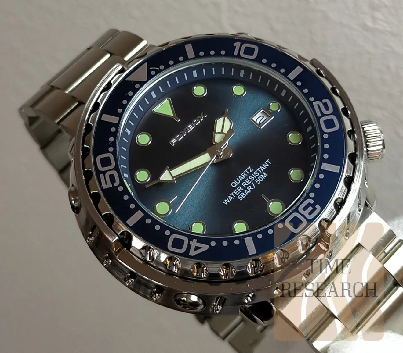 スポーツウォッチの屈強を極める【ケースプロテクター搭載/新品】ディープシーブルー