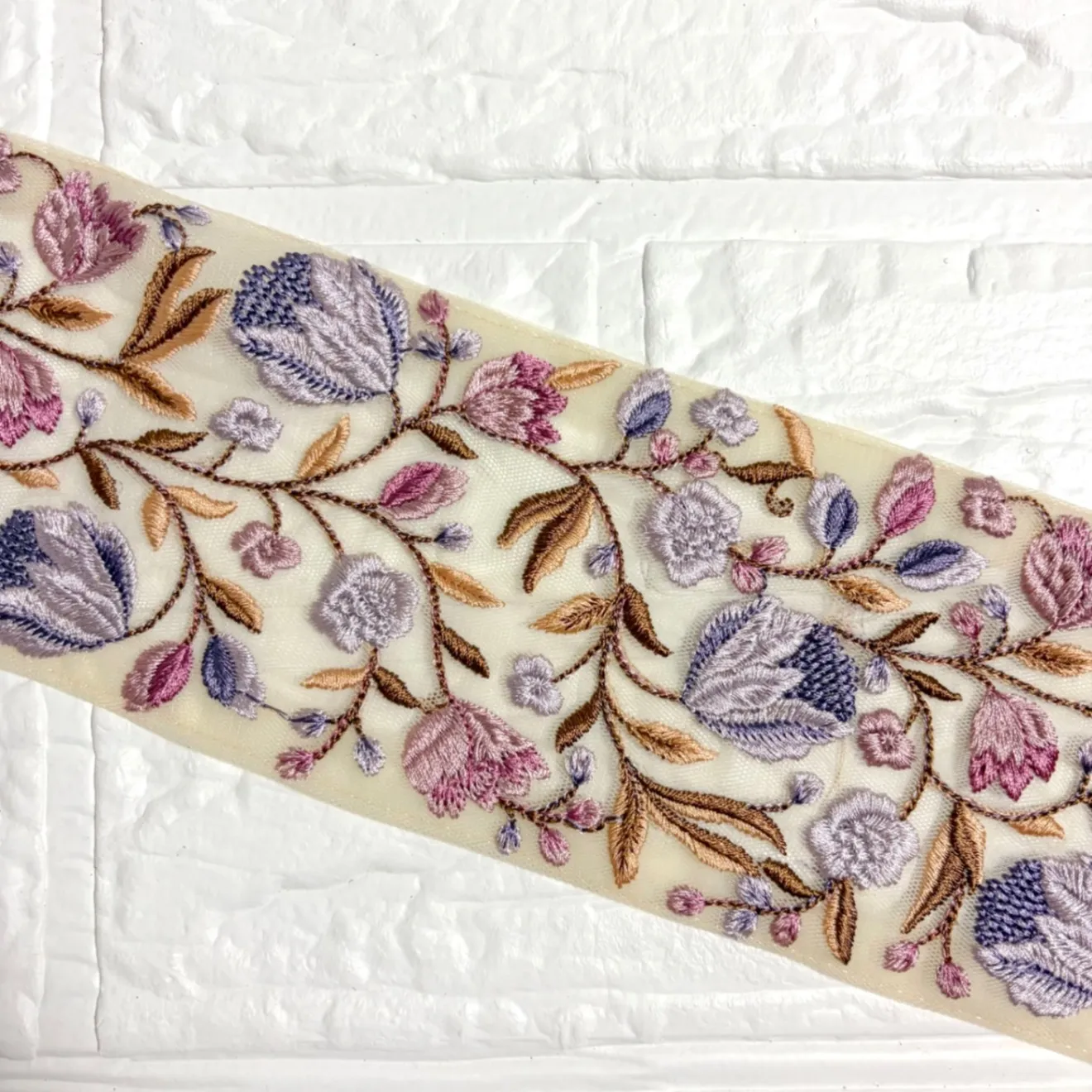 447 インド刺繍リボン　ラベンダー　チューリップ