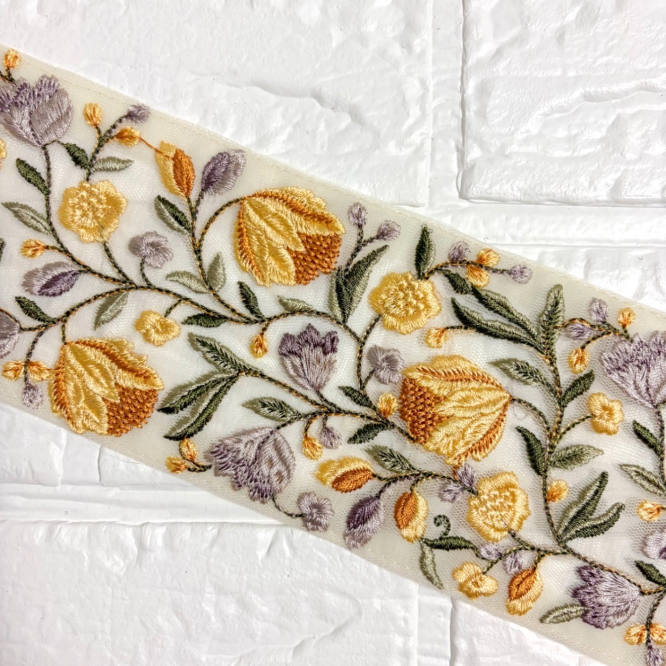 449 インド刺繍リボン　イエロー　チューリップ