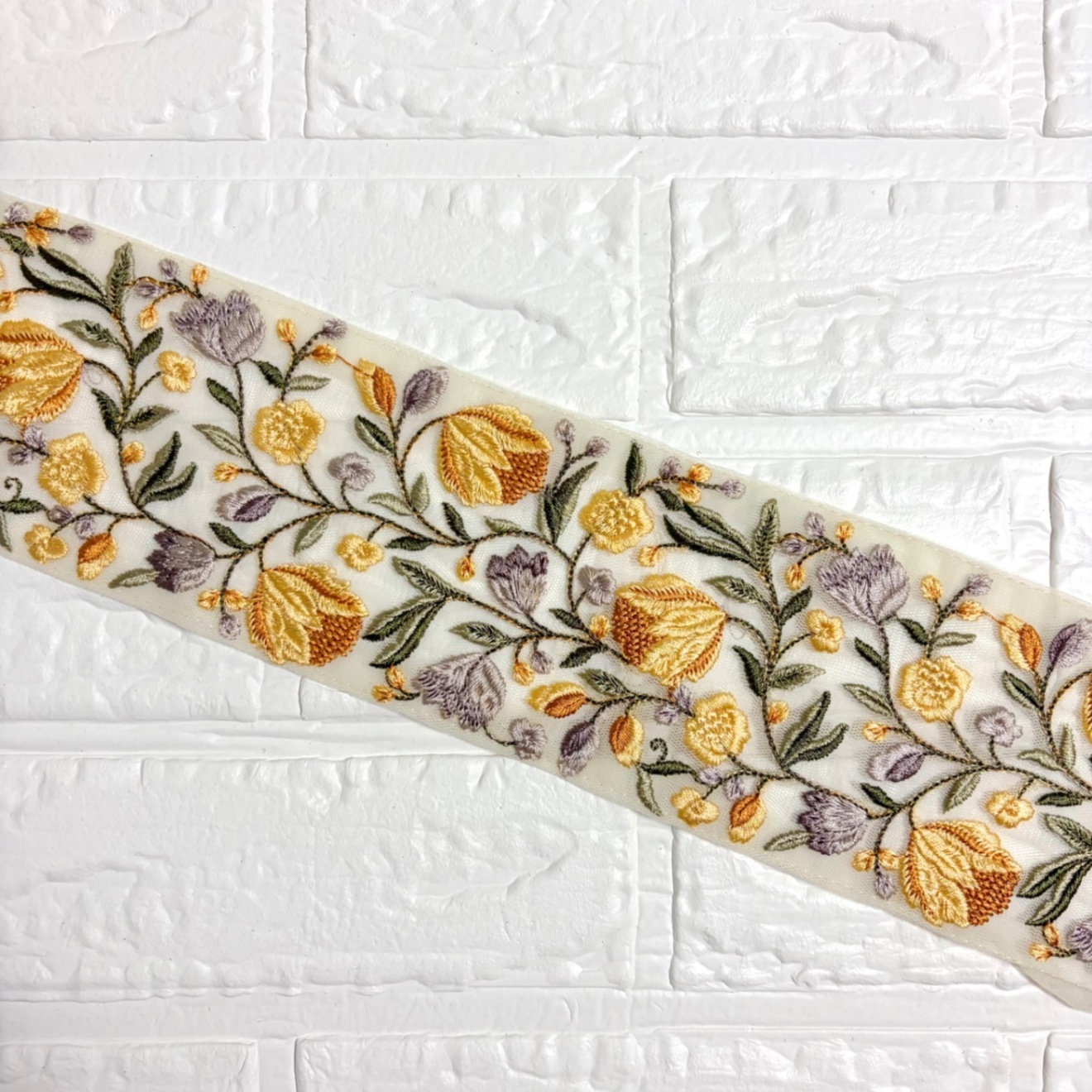 449 インド刺繍リボン　イエロー　チューリップ