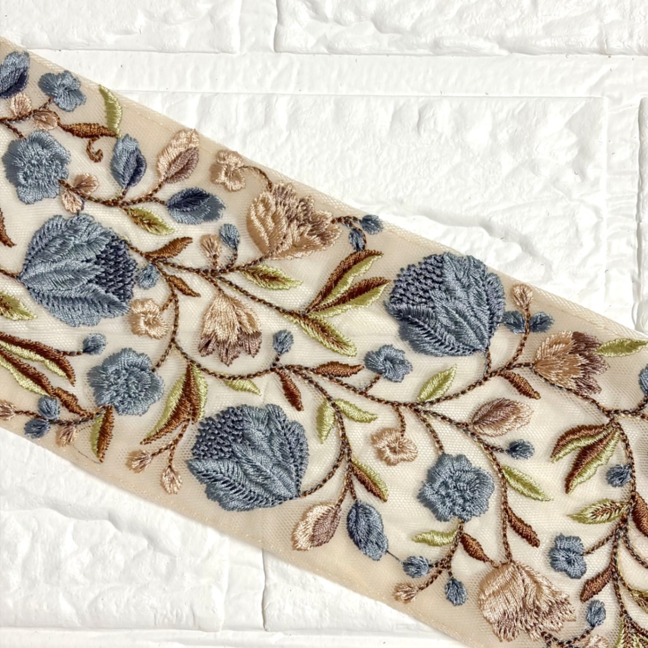 451 インド刺繍リボン　ブルーグレー　チューリップ