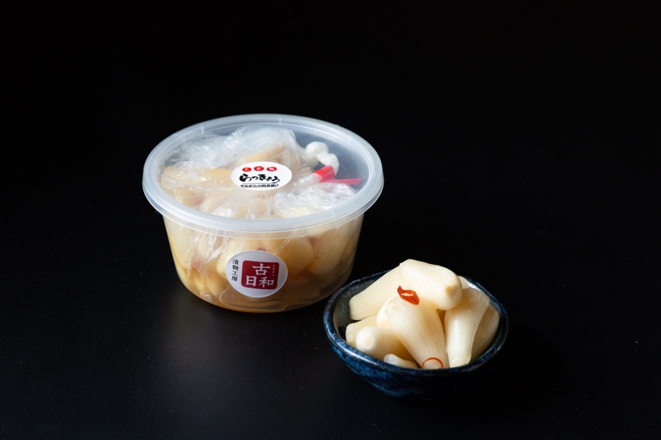 【NEW‼️】ヨコぺり農園さんコラボ🧅　
福岡県産無農薬らっきょう漬け300g【数量限定】
