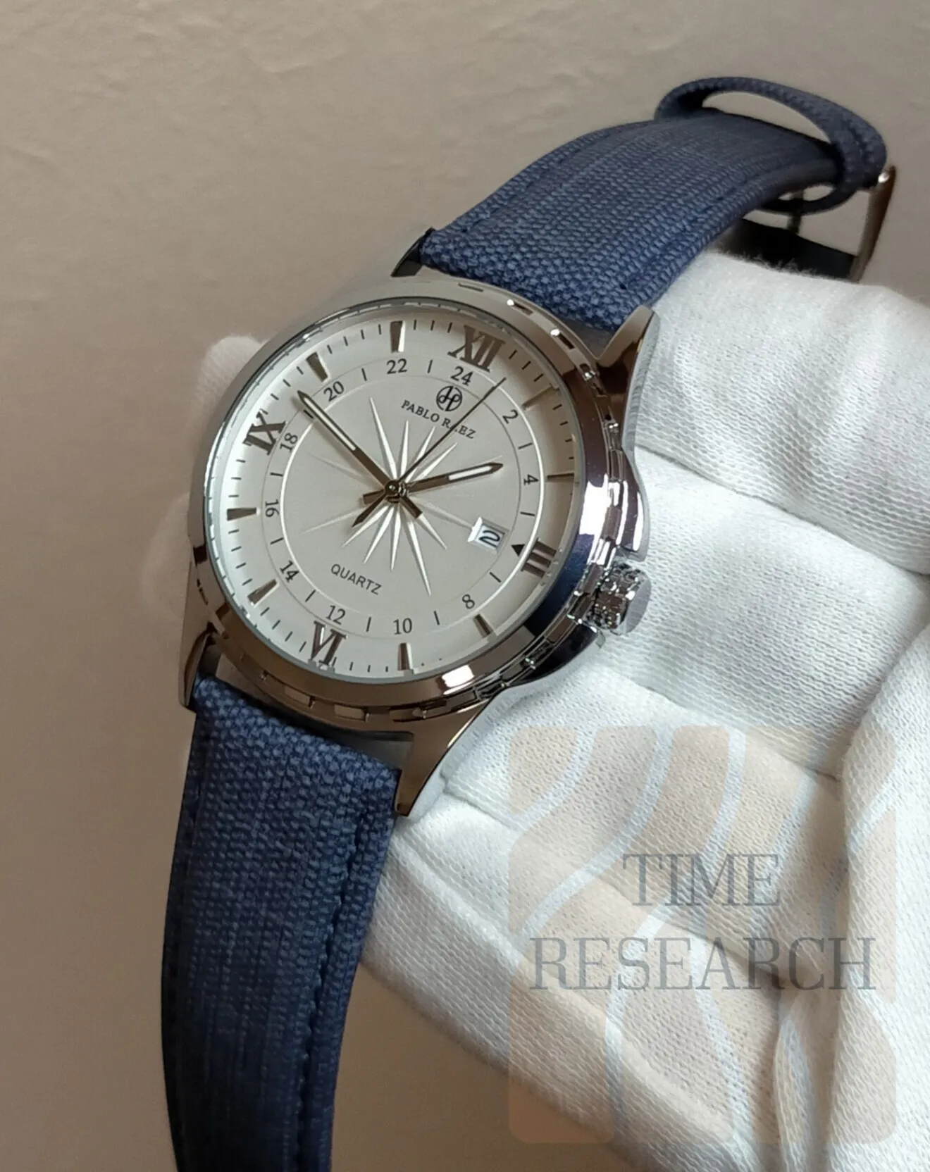 【細部まで拘った大人のドレスウォッチ/新品】24時間表示文字盤 デニム調レザー