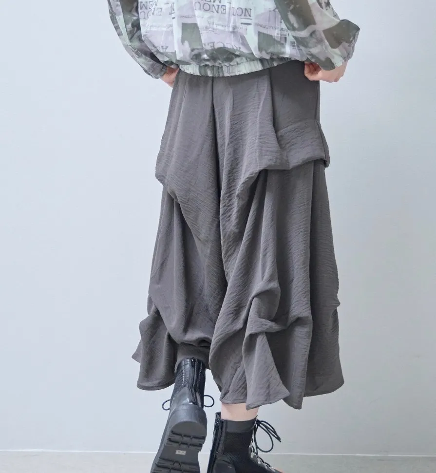 フリル　ワイドパンツ　モードスタイル
グレー　ゴム　高見え　カーキ