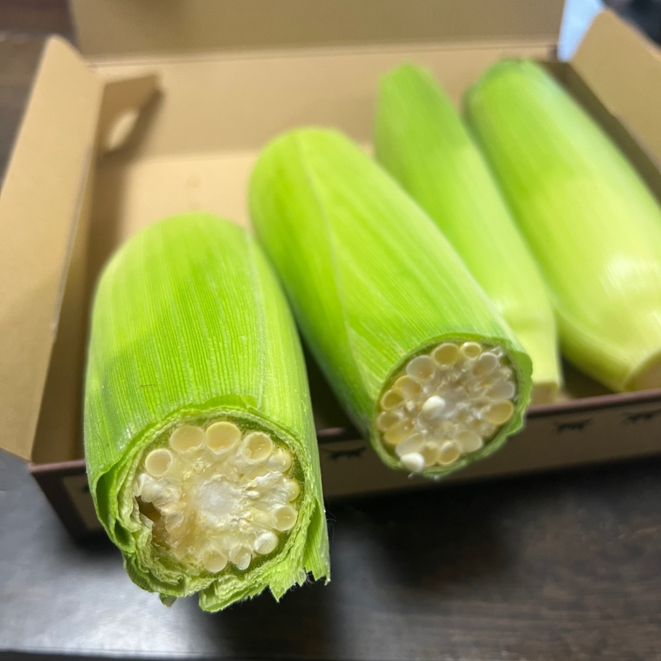 訳あり【朝どり当日発送】極上のシャキシャキ食感と溢れる果汁 🌽ドルチェドリーム🌽4本
