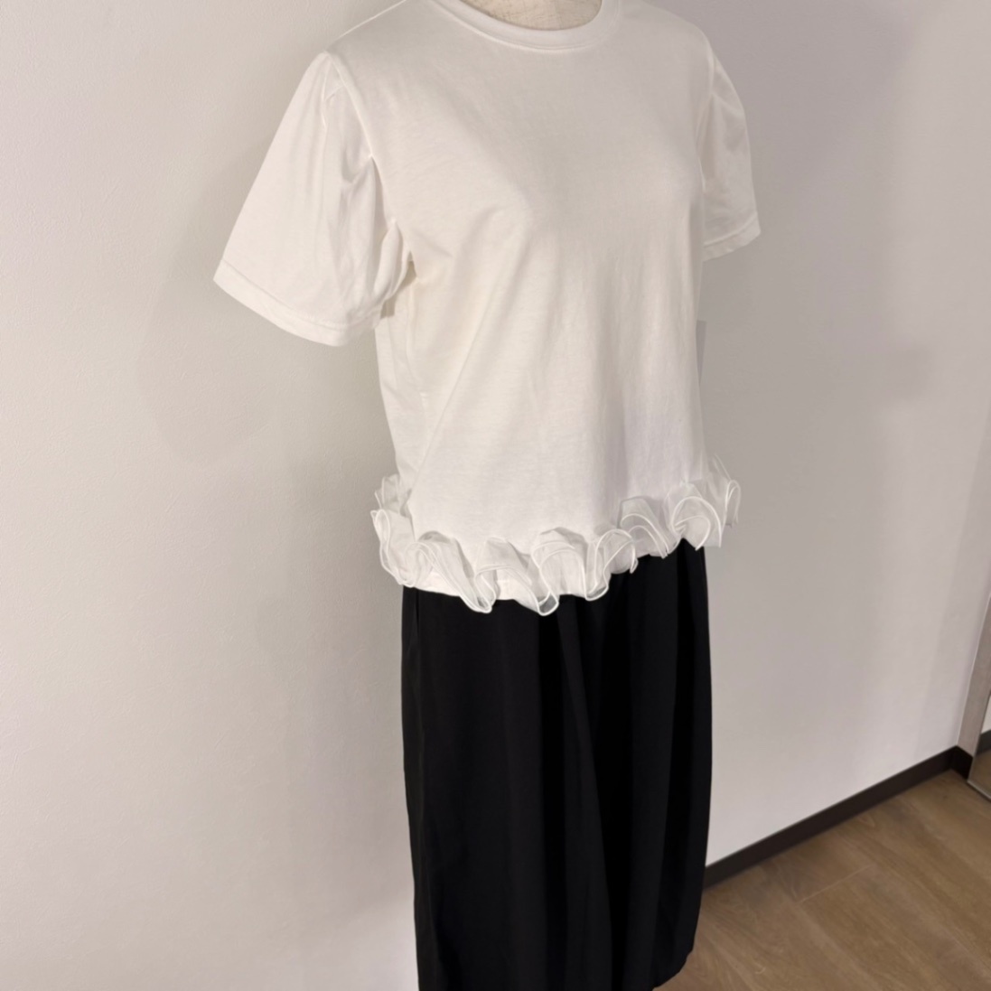 裾チュールフリル半袖Tシャツ ホワイト Mサイズ相当