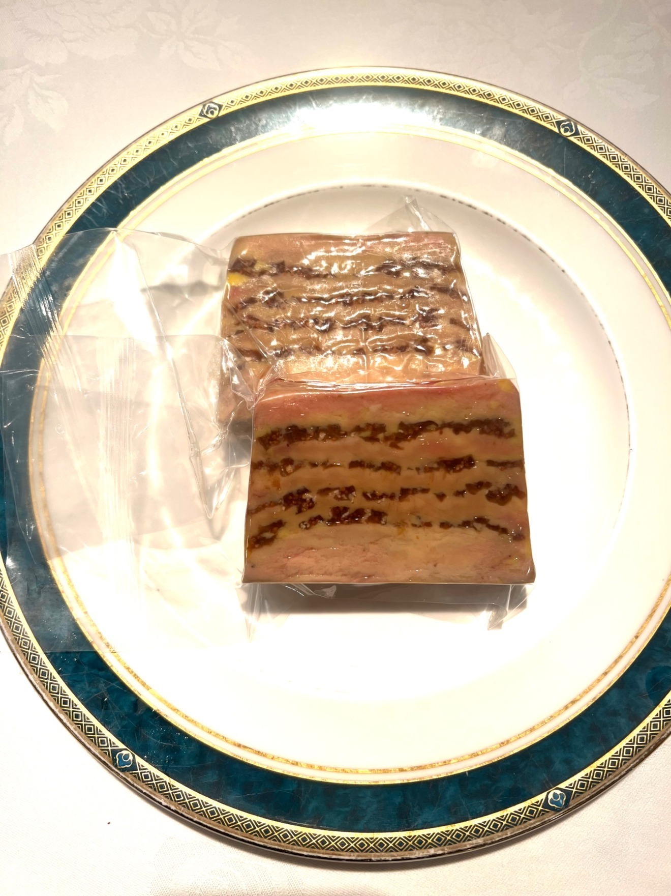 「ひと口の濃密。フォアグラが甘みに包まれる瞬間」フォワグラとイチジクのテリーヌ（お中元・夏ギフト）