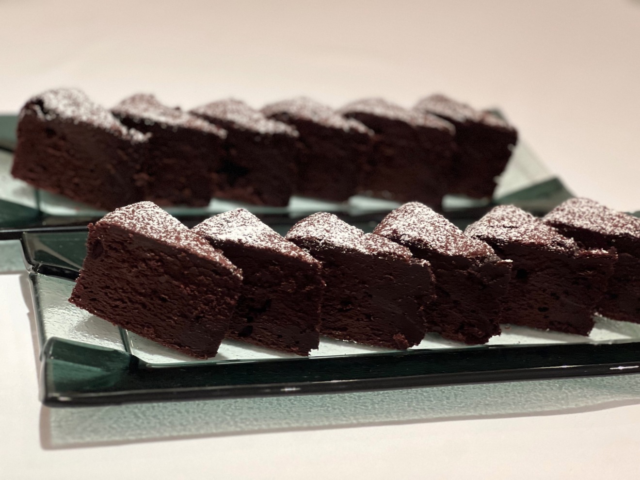 ガトーショコラ 〜伝統が息づく濃厚ショコラの逸品〜ホールケーキ（お中元・夏ギフト）