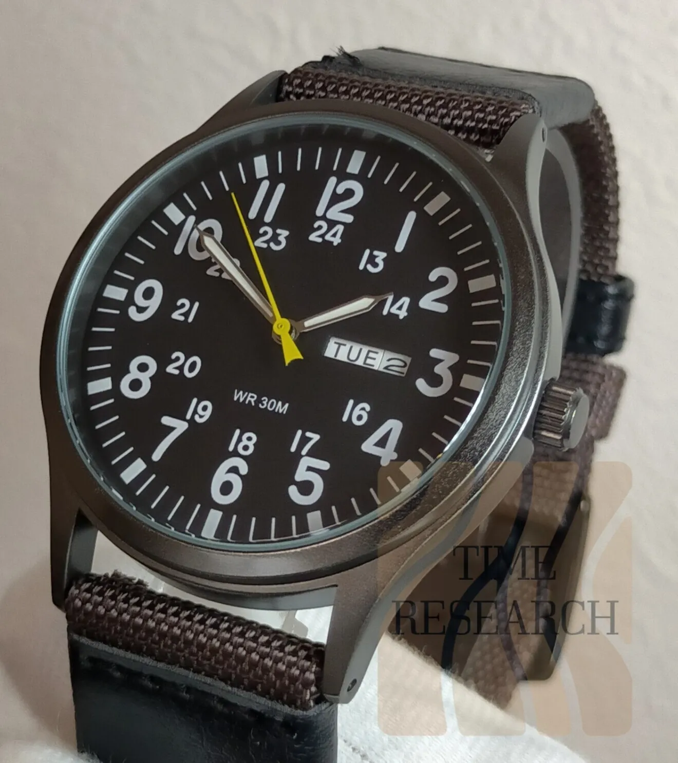 ダークカラーで大人アビエイターを構築【24時間表示インデックス/新品】デイデイト