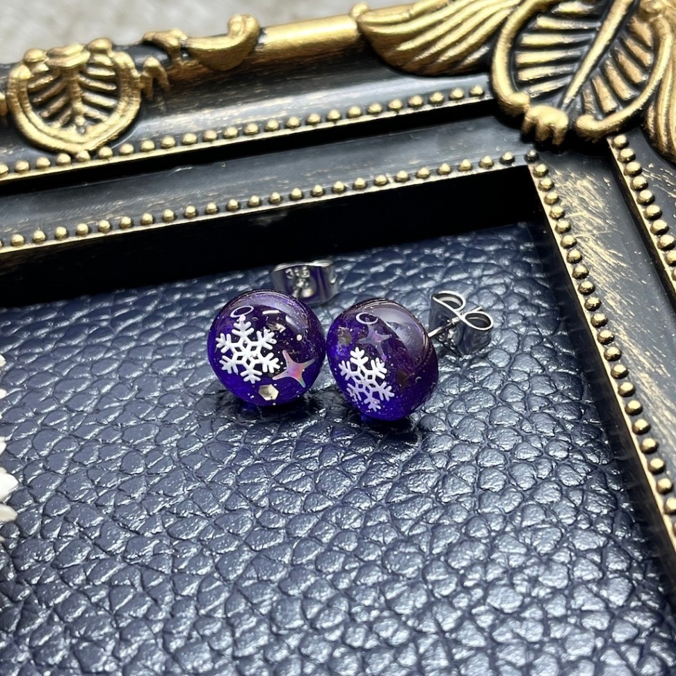【ハンドメイド】雪の結晶 ピアス バイオレット イヤリングに変更可能✧ アレルギー対応