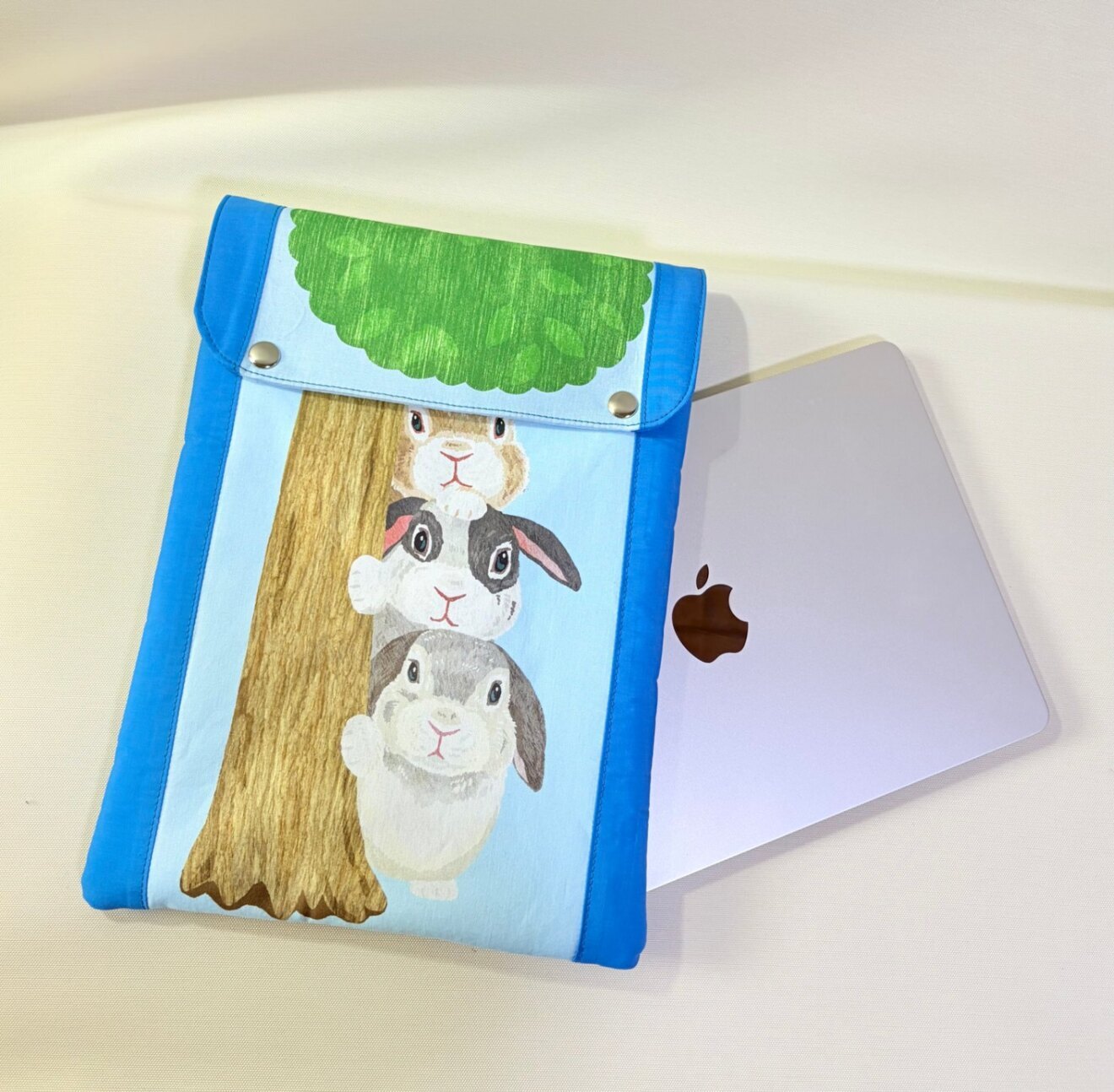 うさぎさんのふわふわ13インチMacケース