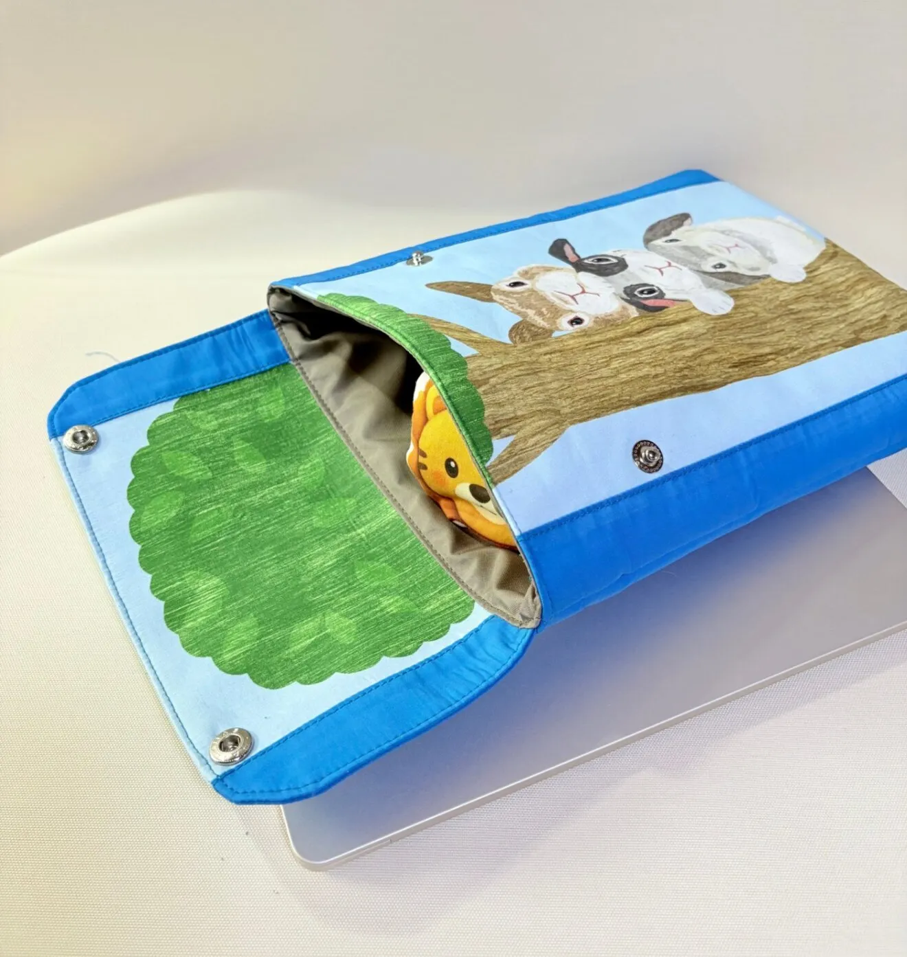 【13インチMacBook対応】うさぎさんのふわふわPCケース｜キルト芯入り