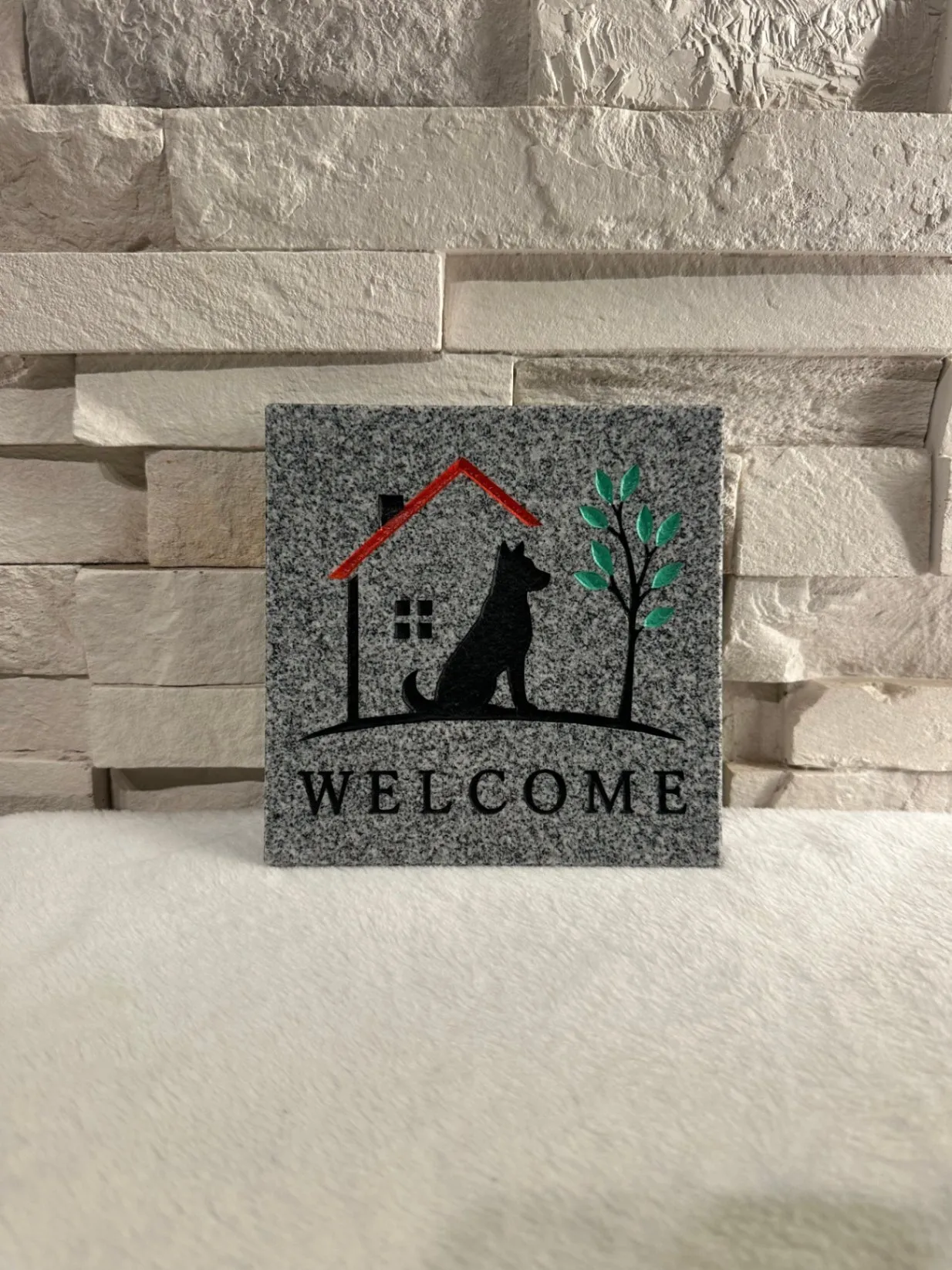 御影石のWelcomeプレート｜柴犬シルエット彫刻｜新築・引越し祝いギフト