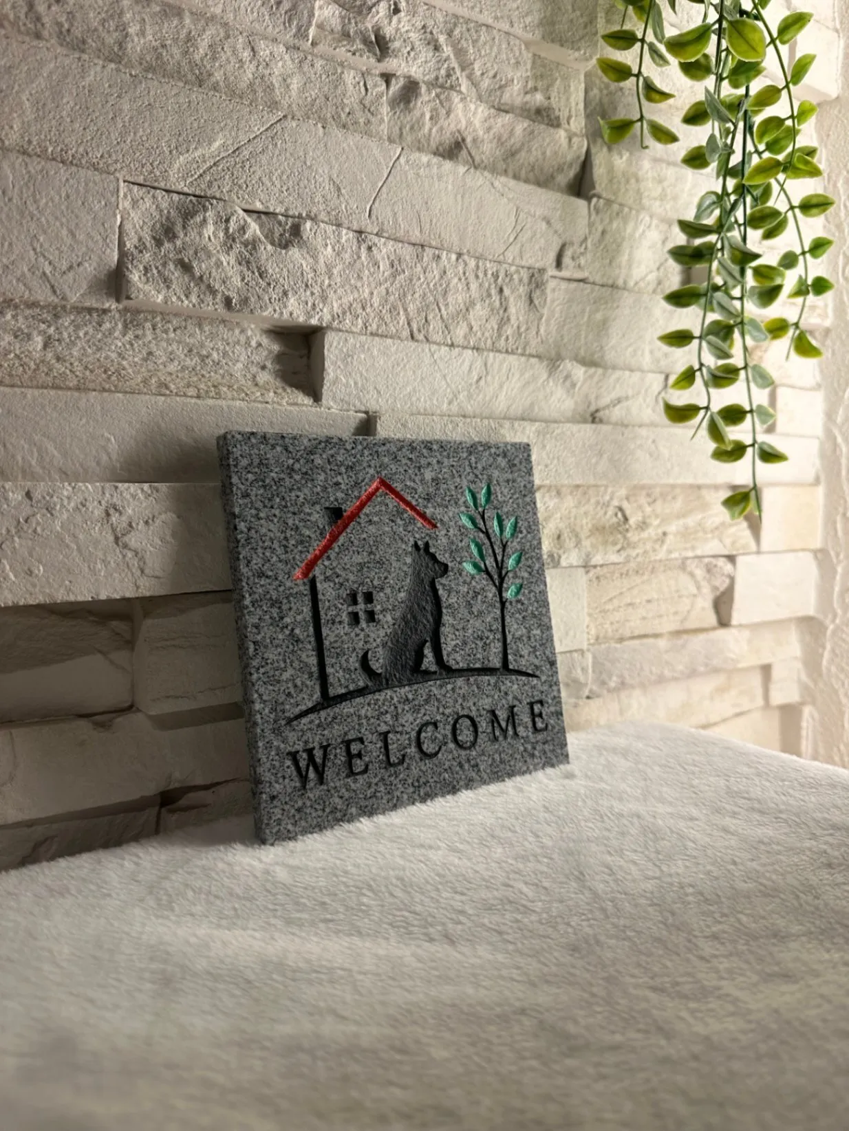 御影石のWelcomeプレート｜柴犬シルエット彫刻｜新築・引越し祝いギフト