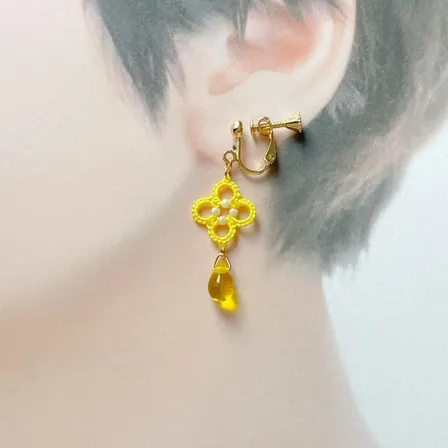 【ハンドメイド】レモン色のひとしずく〜爽やかな朝〜（タティングレースのピアス／イヤリング）
