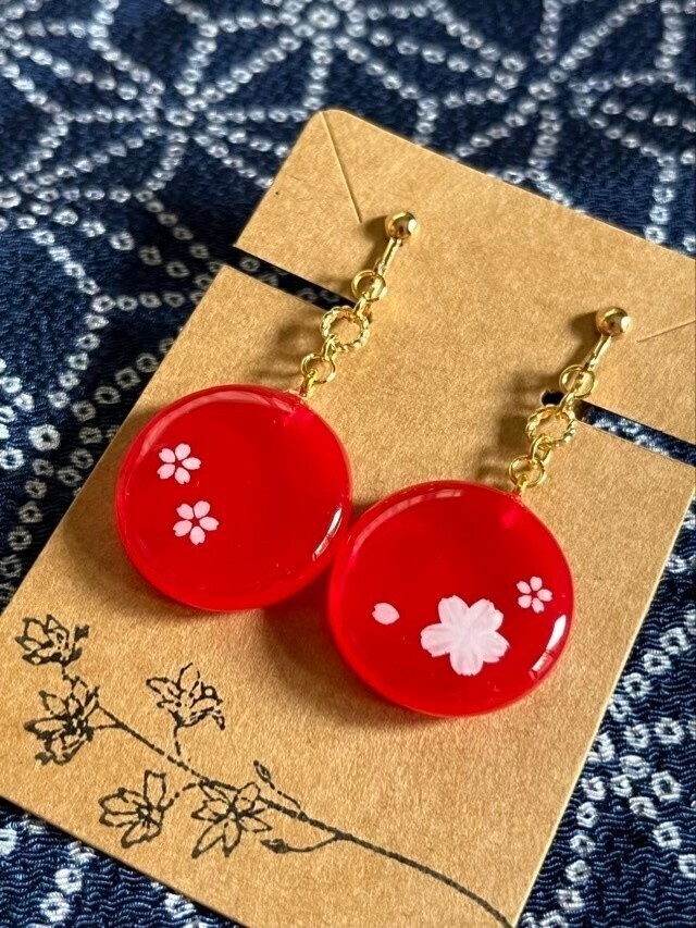 和洋どちらも似合う👍️白いお花のイヤリング【リベポ払い歓迎🎉】