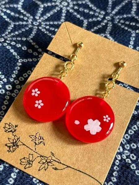 和洋どちらも似合う👍️白いお花のイヤリング【リベポ払い歓迎🎉】