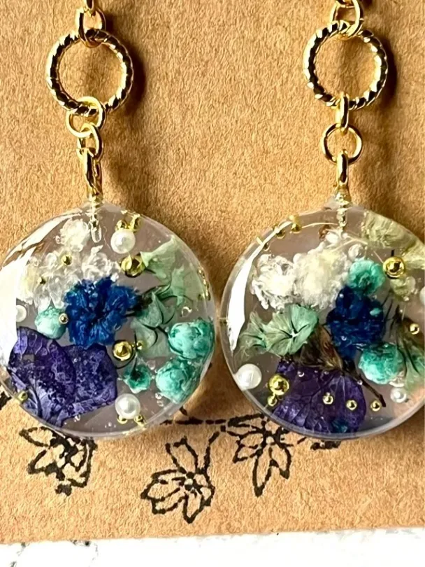 ドライフラワーたっぷりフックピアス【リベポ払い歓迎🎉】