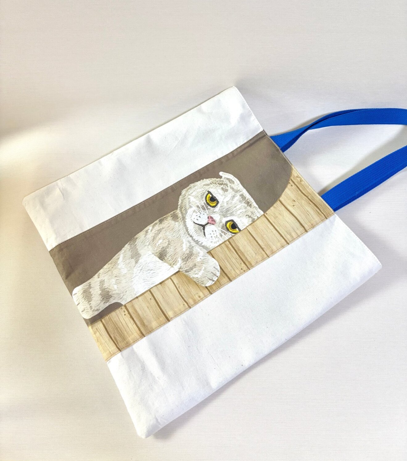 視線を感じる👀　猫の大きな肩掛けトートバッグ