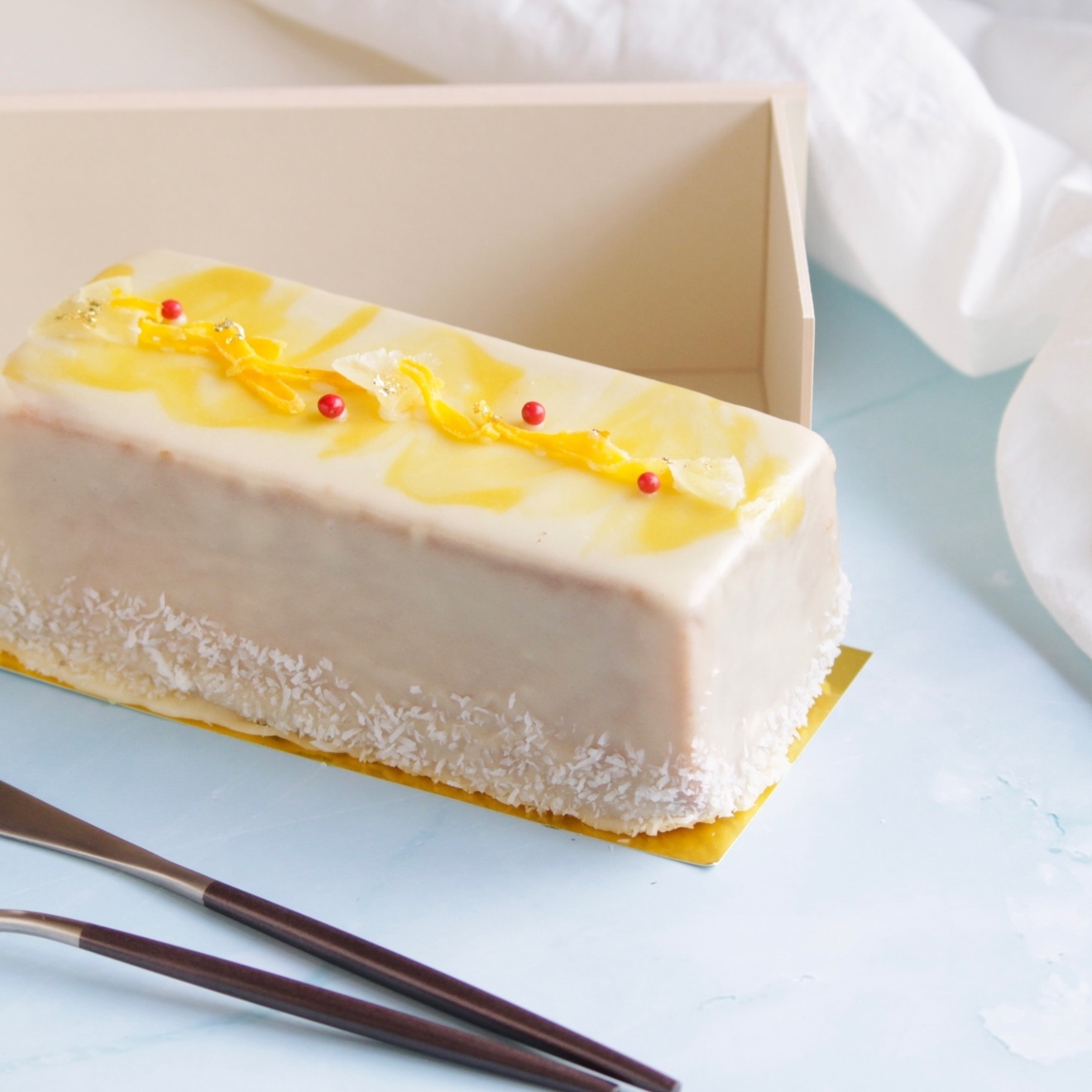 冷やして食べたい南国のケーキ🌴🥭🥥ケイクシルク【夏の果実】