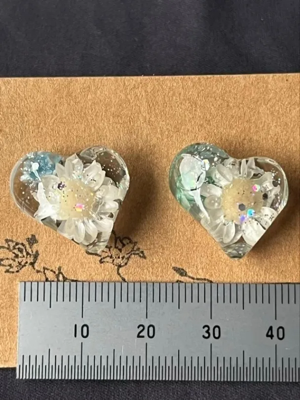 ドライフラワー入りハート❤️のピアス【リベポ払い歓迎🎉】
