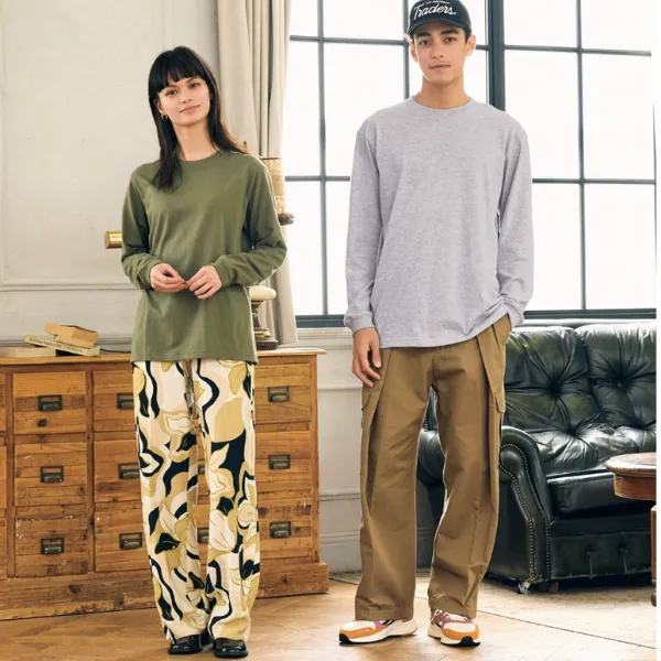 ⭐️5枚以上購入で5％OFF！⭐️1枚でもインナーでも決まる！万能ロングスリーブTシャツ