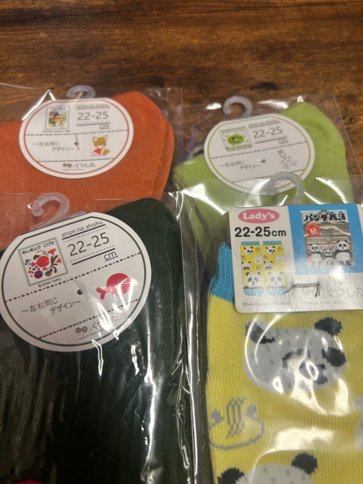 4足セット！靴下 22-25cm パンダ銭湯金きんぎょがにげた。わたしワンピースコントこんとあき