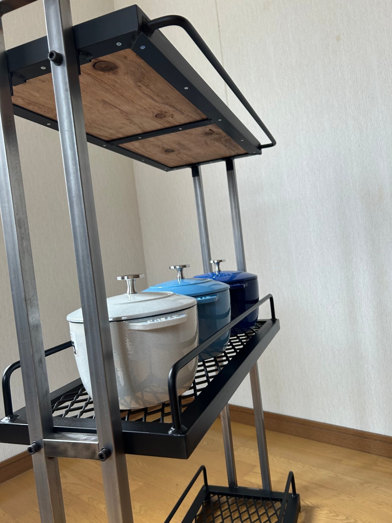 キッチン3段シェルフ　スタイリッシュ　オシャレ　アイアン家具