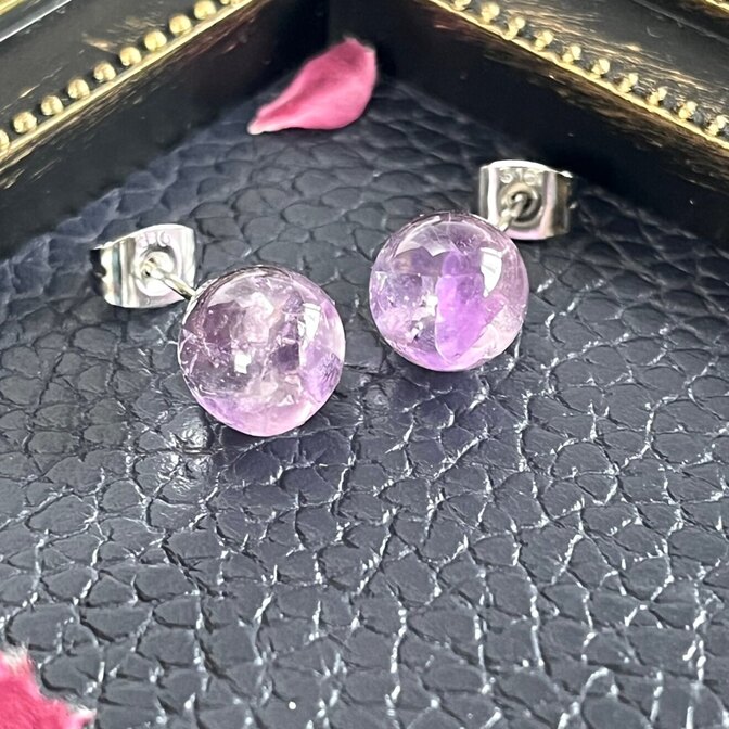 2月誕生石 アメジスト ピアス 8mm 丸玉 さざれ石 レジン  アレルギー対応 一粒 プレゼント